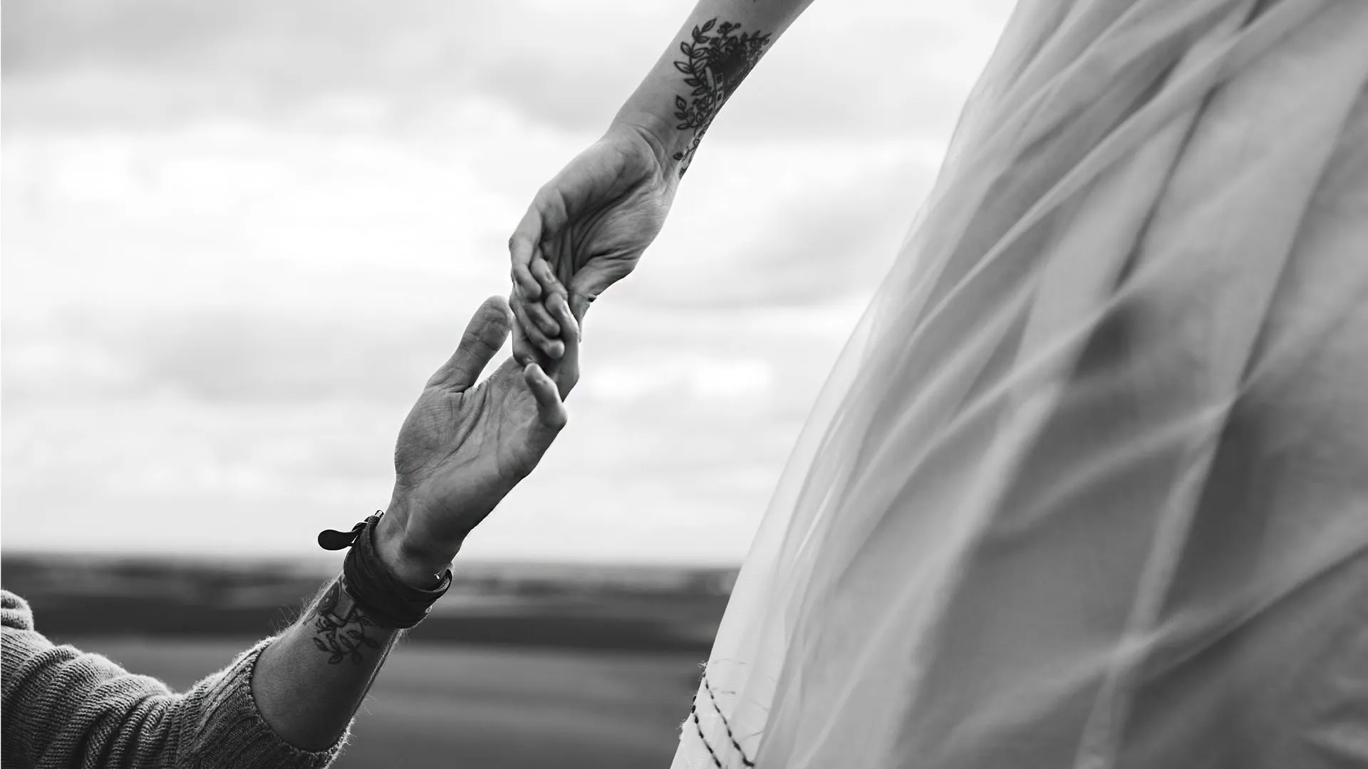 https://images.dailyom.com/images/LP_SeparatingWithGraceandRespect_1920x1080.jpg