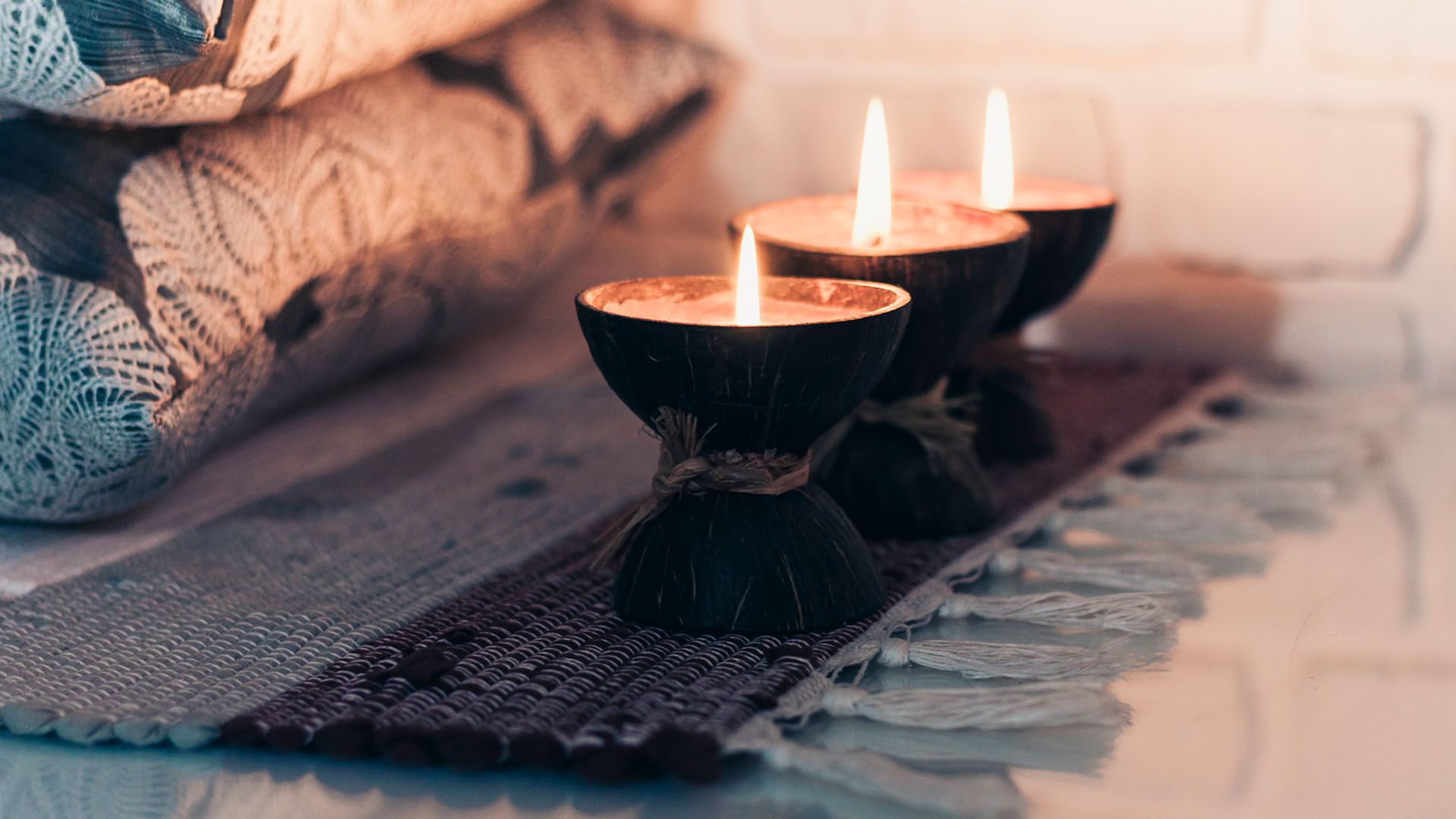 https://images.dailyom.com/images/LP_SpiritualDesignforAHealthyHome_1920x1080.jpg