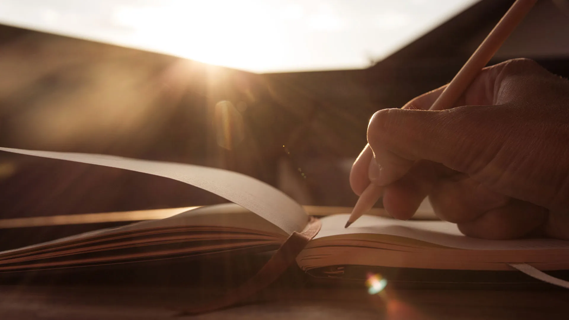 https://images.dailyom.com/images/LP_Write.Heal.Transform.AMagicalWritingMemoirCourse_1920x1080_915.jpg